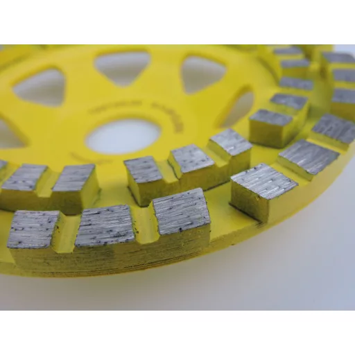 DIATECH gyémánt csiszolótányér CCW-ECO 125x22,2x5,5mm - SÁRGA Turbo szegmenses (Beton, márvány, gránit)