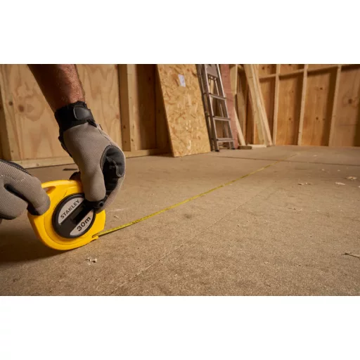 STANLEY mérőszalag 30,0fm/10mm ACÉL - Zárt földmérő, SÁRGA-FEKETE (0-34-108)