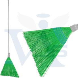   Műanyag seprő 35cm FÉm nyél 150cm FERDE fej (zöld) MAGIC-HOME (huzagolt nyakrész)