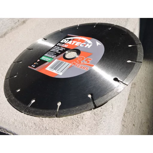 DIATECH gyémánt vágótárcsa EC230x22,2x  7,0mm (Beton, Tégla, Tetőcserép, Poroton vágásához)