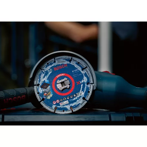 BOSCH gyémánt vágótárcsa 125x22,23mm X-LOCK EXPERT metal (nagyteljesítményű fémvágólap)