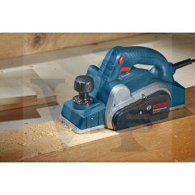   BOSCH hálózati Kézi gyalu GHO-6500 - 650W (max. mélység 2,6mm, szélesség 82mm)