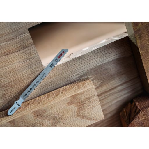 BOSCH szúrófűrészlap T101BRF - Szénacél, köszörült hátszőg és fogazás, Keményfa 3-30 mm, ( L100mm/TS2,5)