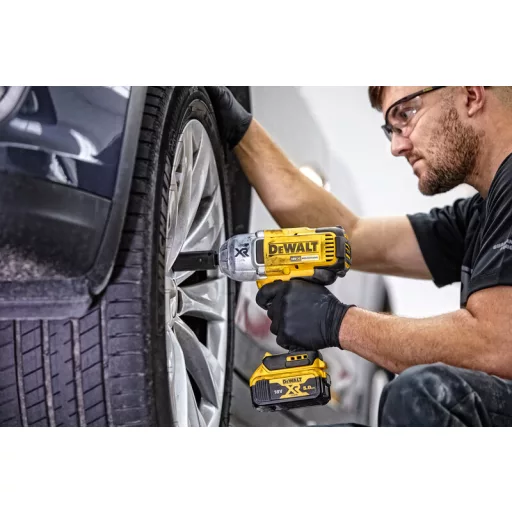 DEWALT akkumulátoros Ütve-csavarozó DCF899N-XJ - 18V XR Szénklefe nélküli! NAGYNYOMATÉKÚ 3 sebességes (akkumulátor és töltő nélkül!)